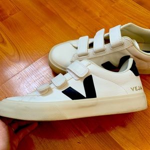 Veja Recife Strap Sneakers size 8, 39